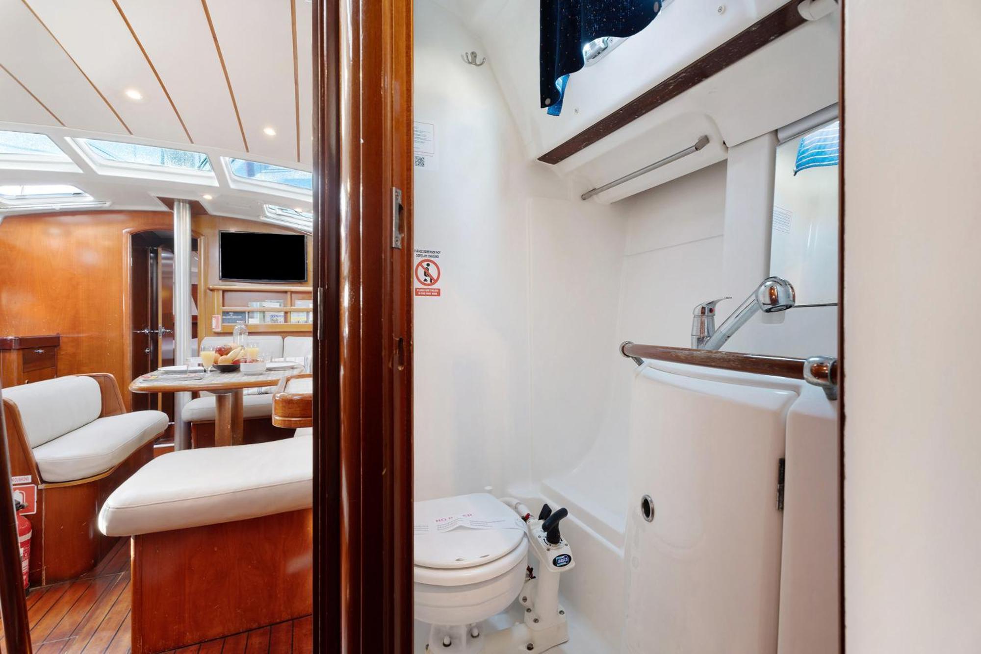 Отель Pato Lucas Sail Boat Сан-Себастьян-де-ла-Гомера Экстерьер фото