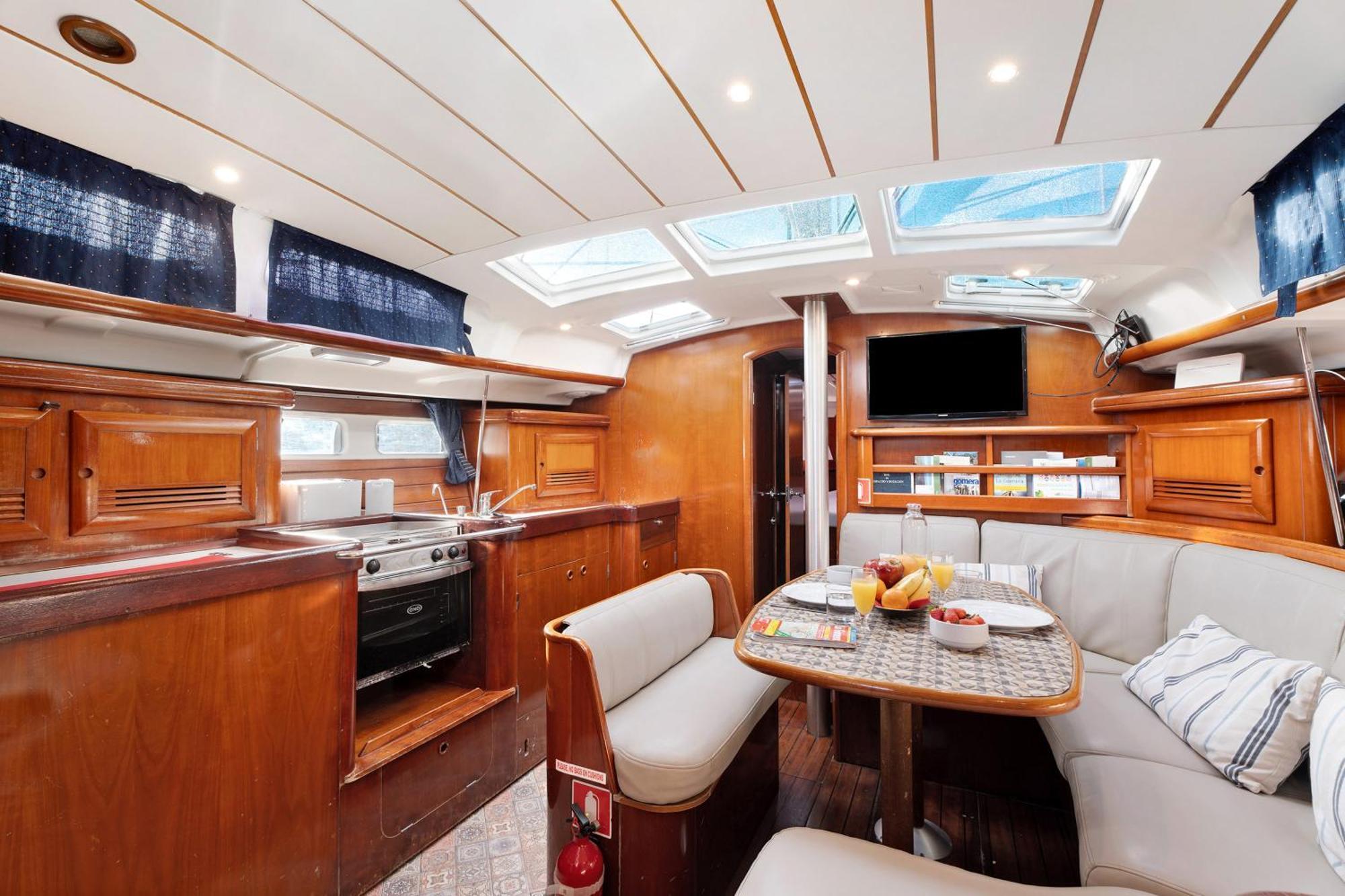 Отель Pato Lucas Sail Boat Сан-Себастьян-де-ла-Гомера Экстерьер фото